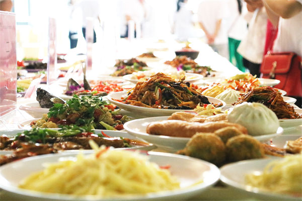 品牌營銷分析：第一批開零食店的人，賺夠千萬離場了