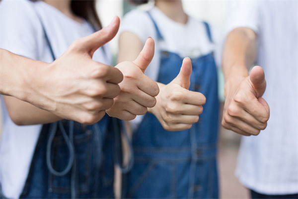 企業(yè)文化標語掛滿墻，為何員工依然缺乏認同感？
