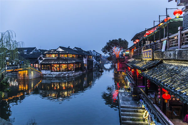 戰(zhàn)略規(guī)劃分析：村民不滿(mǎn)古鎮(zhèn)收門(mén)票，指引游客逃票