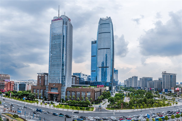 企業(yè)卡在增長瓶頸管理老套，東莞管理咨詢能劈開新路嗎？